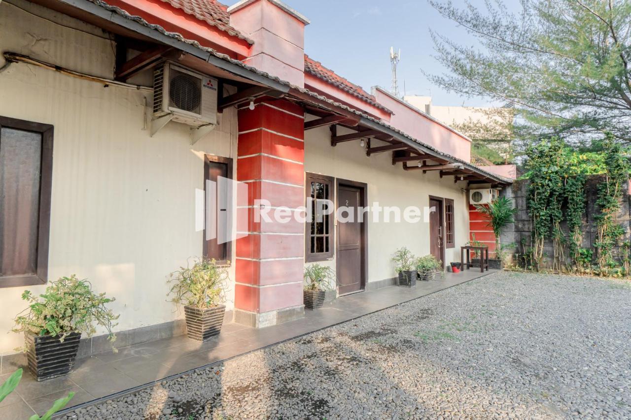Cherry Pink Hotel Medan Mitra Reddoorz Esterno foto