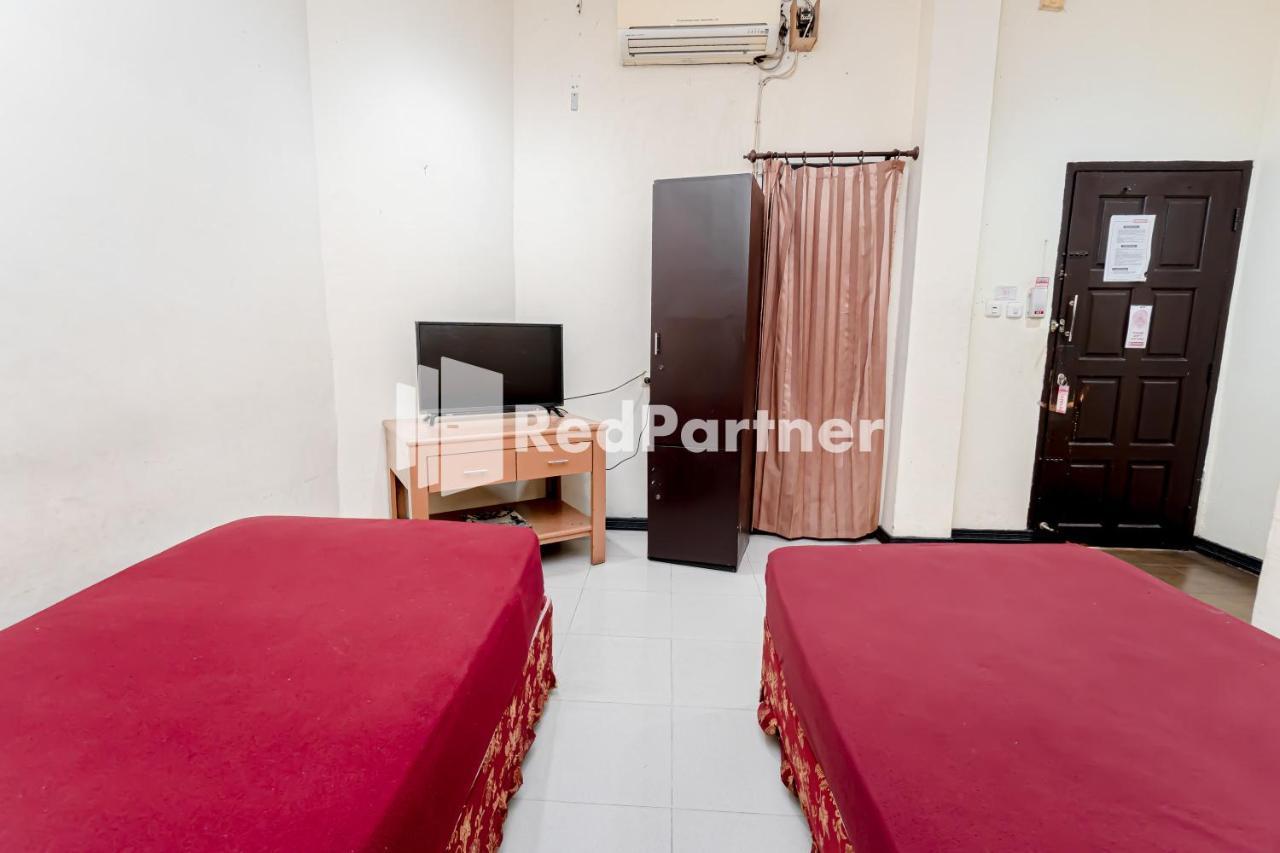 Cherry Pink Hotel Medan Mitra Reddoorz Esterno foto