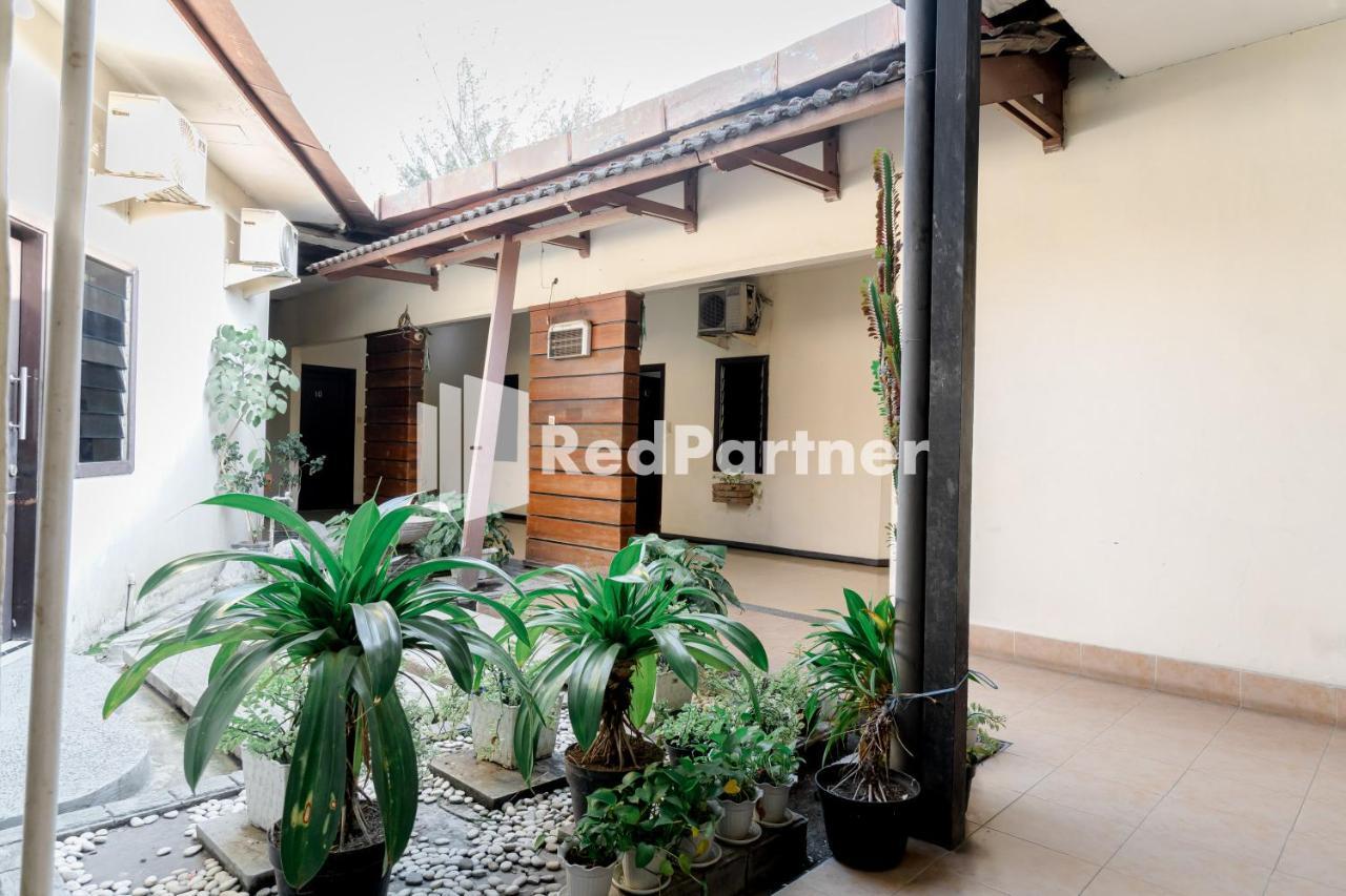 Cherry Pink Hotel Medan Mitra Reddoorz Esterno foto