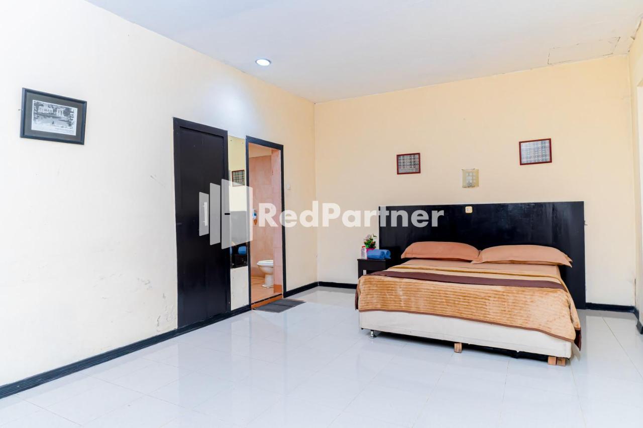 Cherry Pink Hotel Medan Mitra Reddoorz Esterno foto