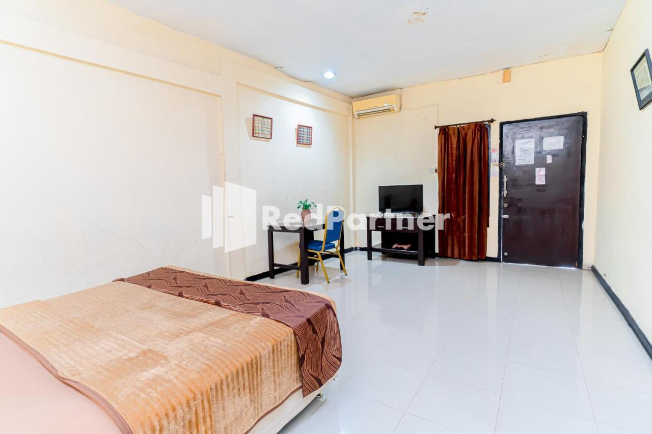 Cherry Pink Hotel Medan Mitra Reddoorz Esterno foto