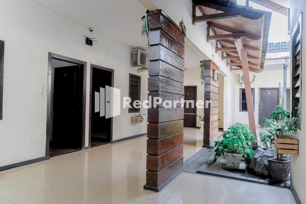 Cherry Pink Hotel Medan Mitra Reddoorz Esterno foto