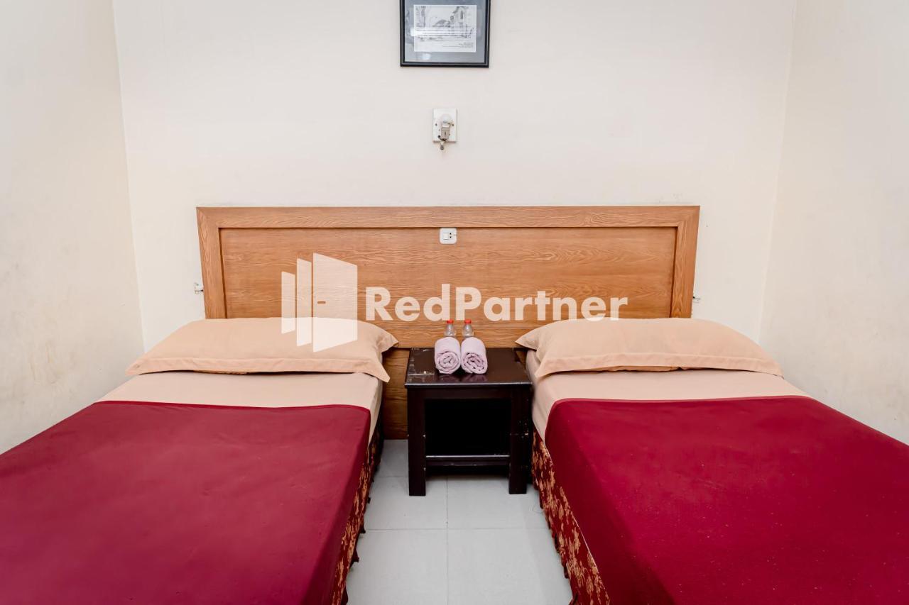 Cherry Pink Hotel Medan Mitra Reddoorz Esterno foto