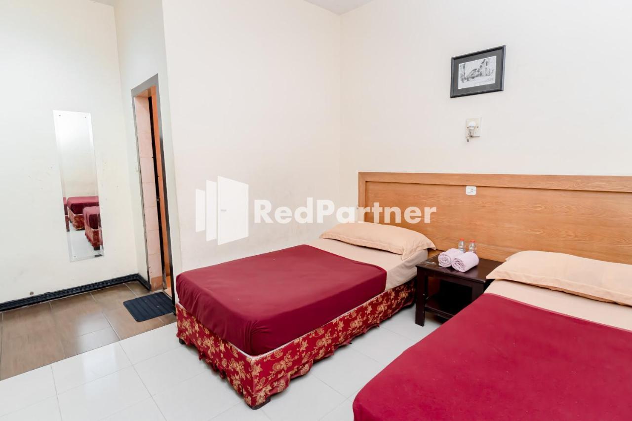 Cherry Pink Hotel Medan Mitra Reddoorz Esterno foto